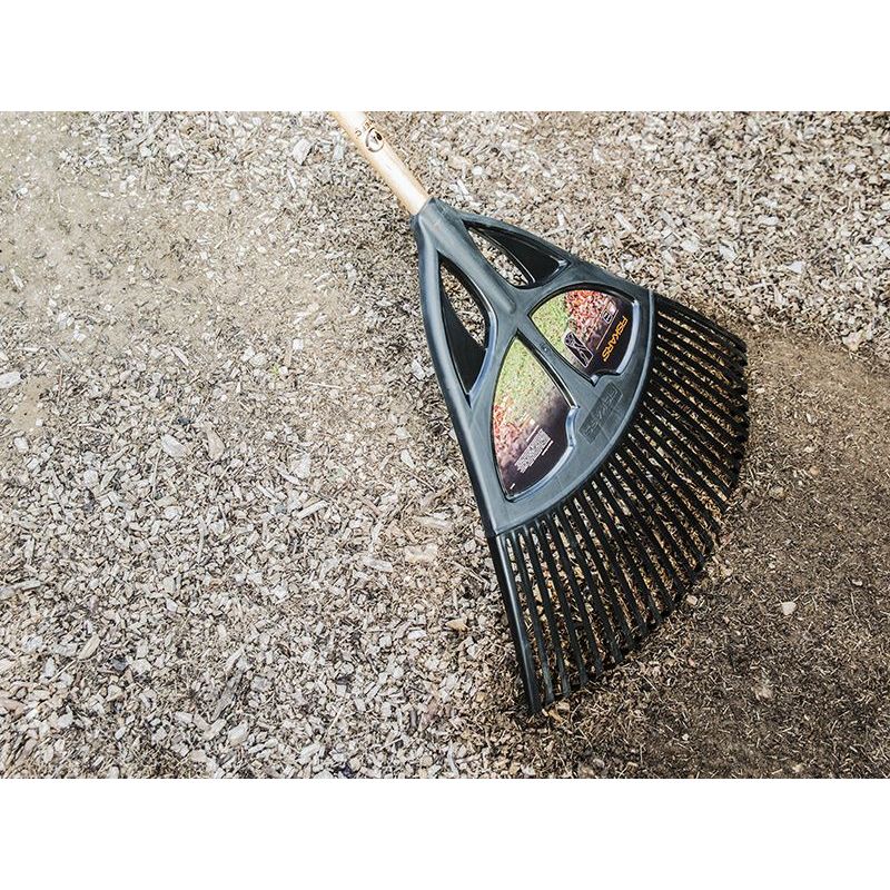 Fiskars Classic Large Leaf Rake Fiskars - RockBottom Northampton