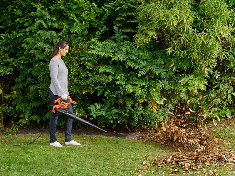 Black & Decker Electric Blower Vac 2600w