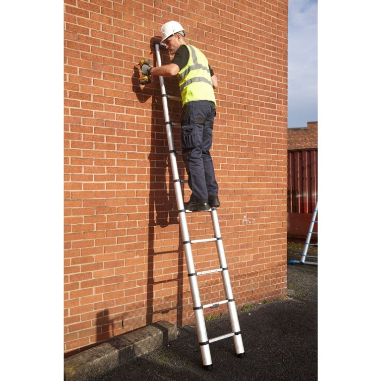 Youngman Aluminium Telescopic Ladder 3.2m