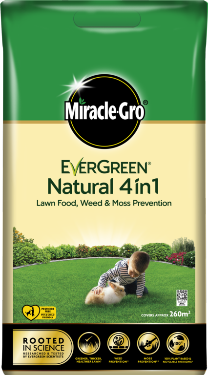 Miracle-Gro® Natural 4 in 1 Feed, Weed & Mosskiller 260sqm