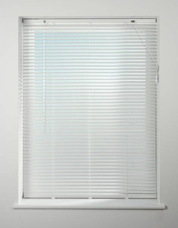Universal Aluminium Venetian Blind 120cm White