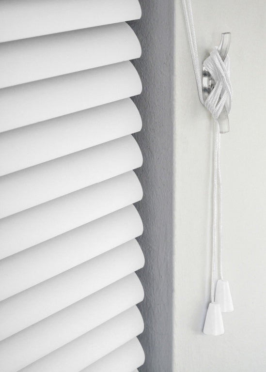 RENAISSANCE PVC Wide Venetian Blind White 120cm