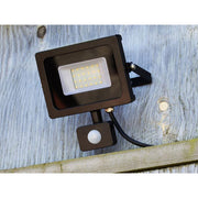 Faithfull Power Plus SMD LED Security Light with PIR 30W 2400 lumen 240V Faithfull Power Plus - RockBottom Northampton