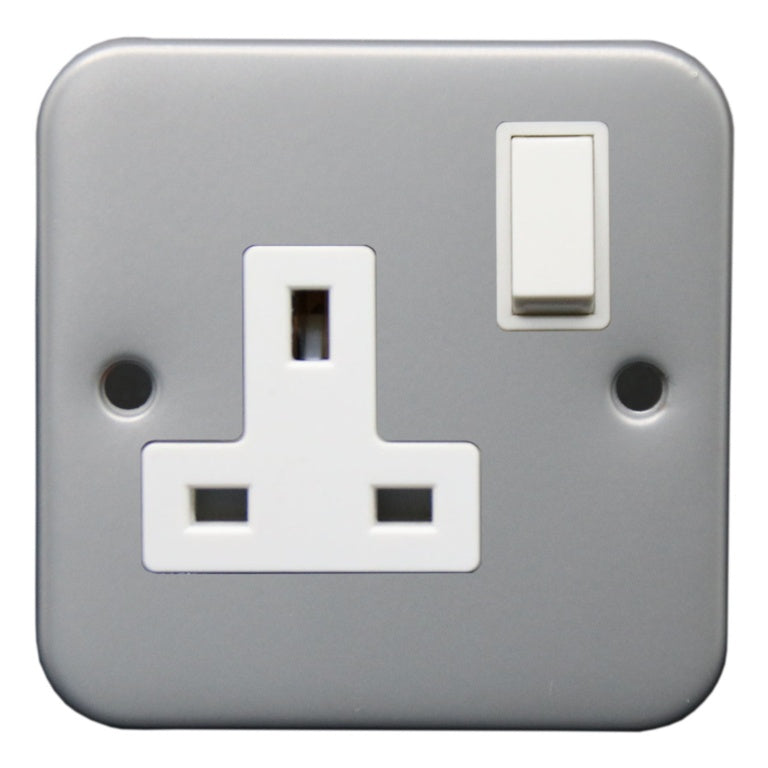Securlec Metal Clad 1 Gang Switched Socket Double Pole 13A