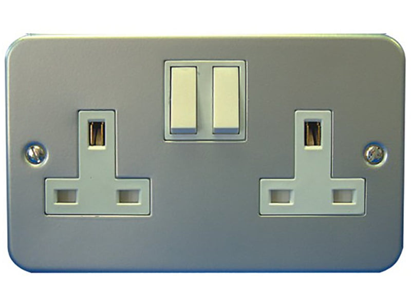 Metal-Clad Switched Socket 2 Gang 13A 4439NB
