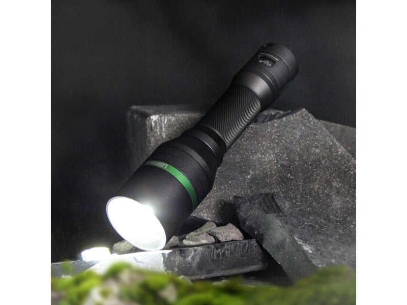 Rechargeable Focus Torch 2000 lumens