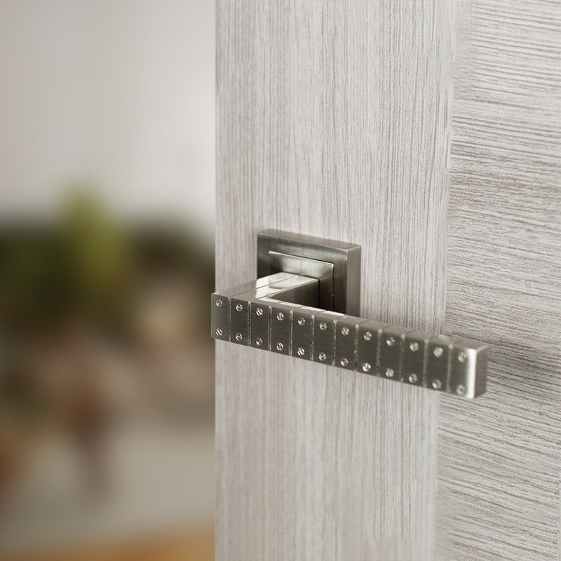 Senza Pari Bianca Door Handle Pack (Bathroom Set - 3" CE Bathroom Lock, 4" Slim Knuckle Hinges x2) - Satin Nickel