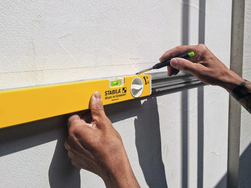 80T Telescopic Spirit Level 2 Vials 63-103cm