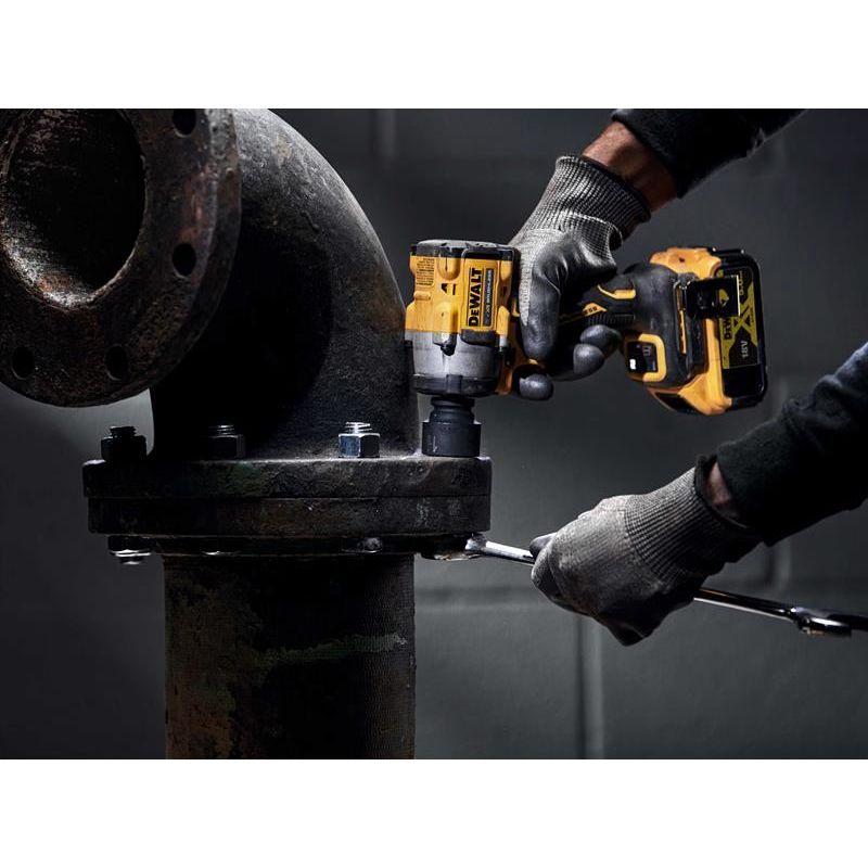 Dewalt Power Tools DCF922P2T XR BL 1/2in Impact Wrench 18V 2 x 5.0Ah Li-ion DeWALT Power Tools - RockBottom Northampton