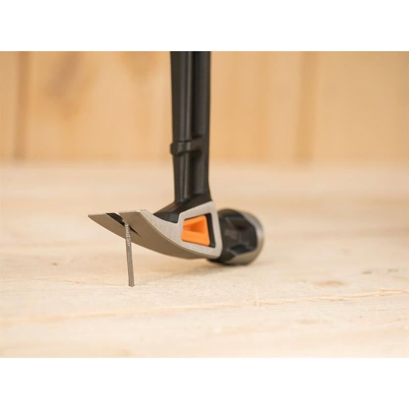 Fiskars IsoCore General Use Hammer 570g (20oz) Fiskars - RockBottom Northampton