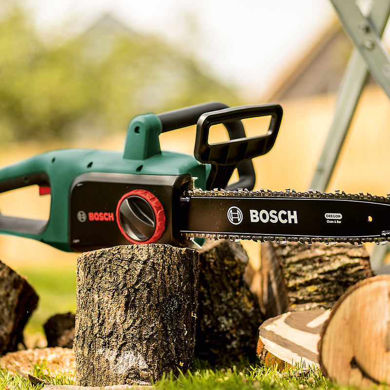 Bosch UniversalChain35 1.8W Mains fed Corded 350mm Chainsaw