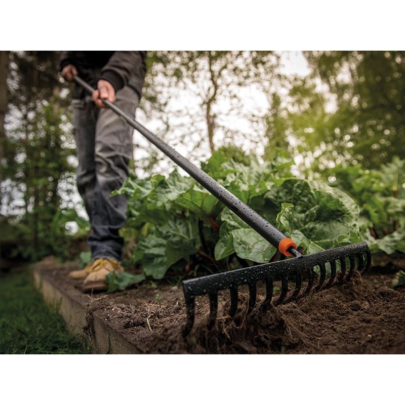 Fiskars Solid™ Soil Rake Fiskars - RockBottom Northampton