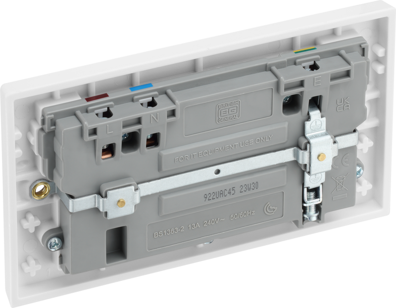 BG Electrical 900 Series - Double switched single pole, with USB A + C (45W)