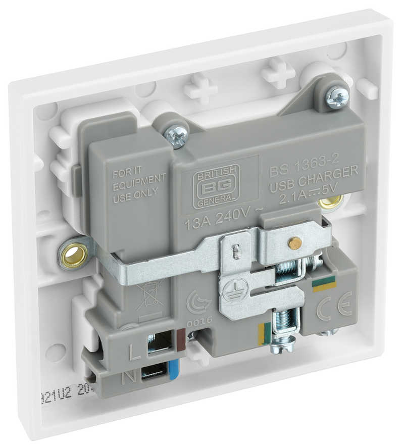 BG Electrical 900 Series - Single switched, single pole, with 2 x USB A