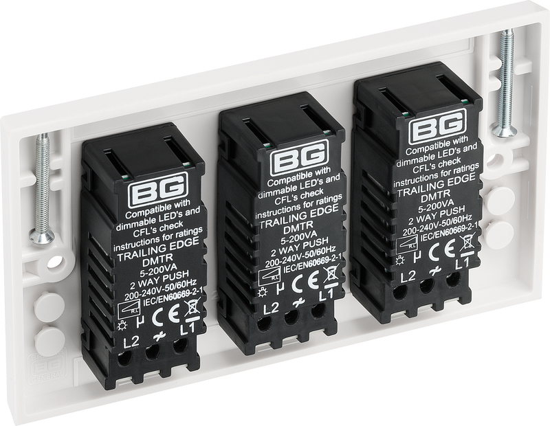 BG Electrical 900 Series - Triple, 2 way push 200W