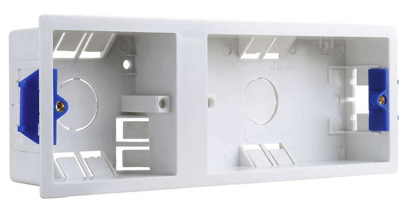 BG Electrical Contractor - Triple Dry Lining Box, 35mm
