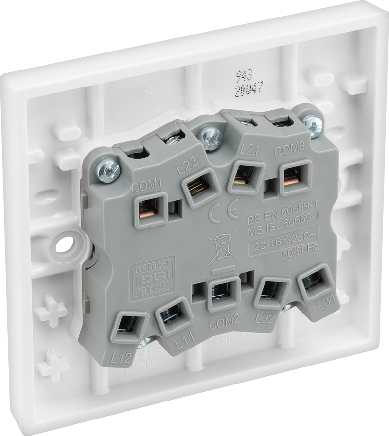 BG Electrical 900 Series - Triple, 2 way switch