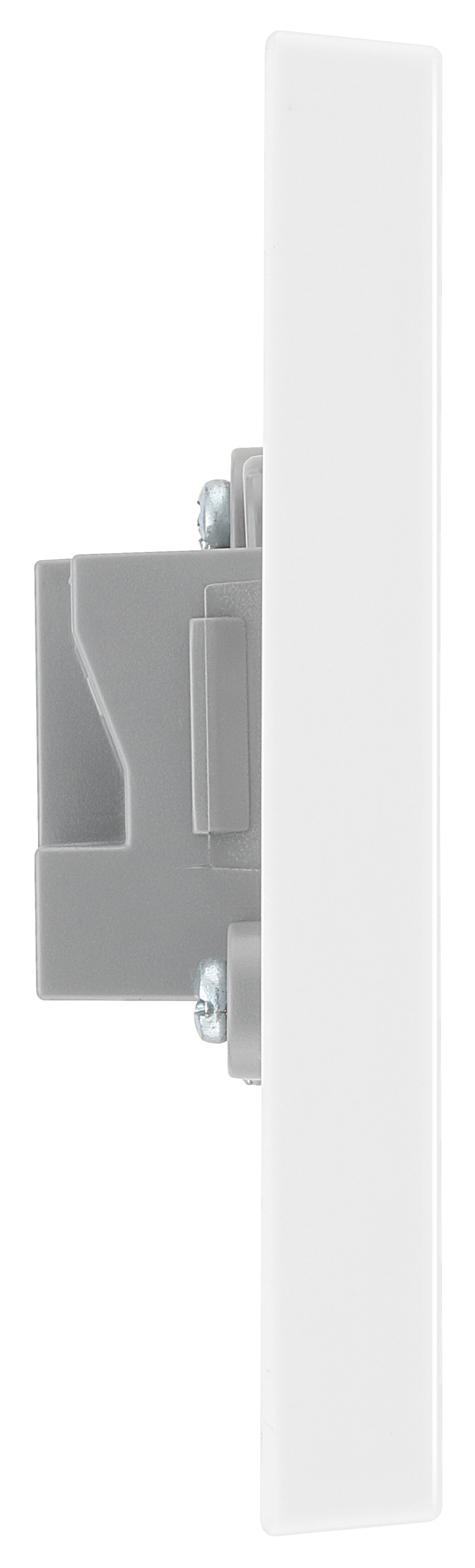 BG Electrical 900 Series - 2A, Single, unswitched, round pin