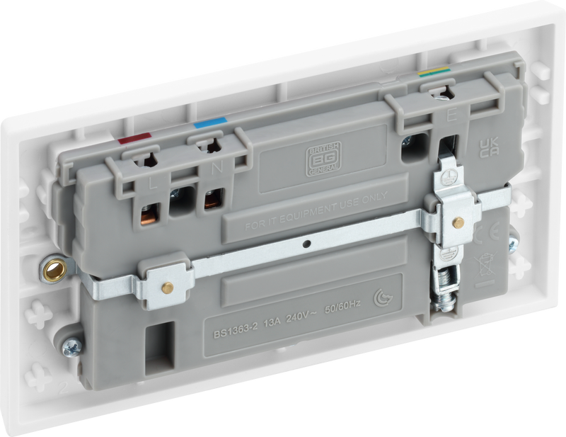 BG Electrical 900 Series - Double switched single pole, with USB A + C (22W)