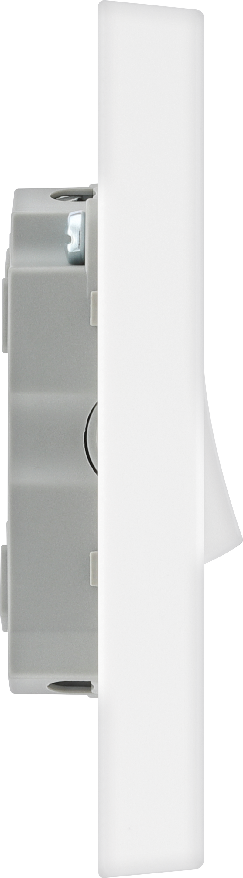 BG Electrical 900 Series - Triple, 2 way switch