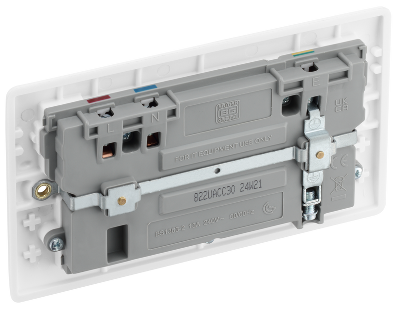 BG Electrical 800 Series - Double, switched, single pole, with 1 x A and 2 x C type USB (30W)