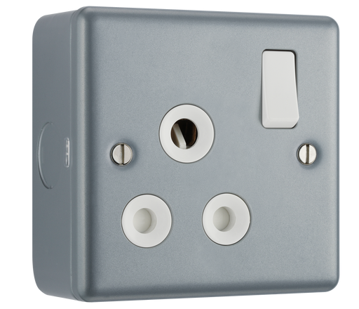 BG Electrical Metal Clad - 15A, single, switched, round pin