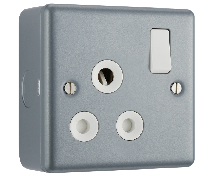 BG Electrical Metal Clad - 15A, single, switched, round pin