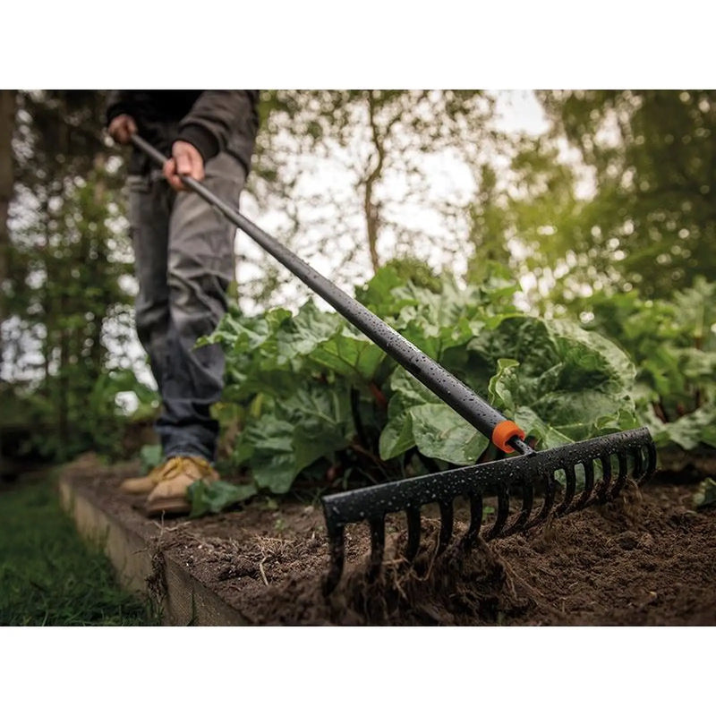 Fiskars Solid™ Soil Rake
