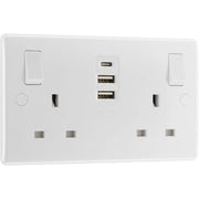 BG Electrical 800 Series - Double switched single pole, with 2 x USB A + 1 x USB C (15W)