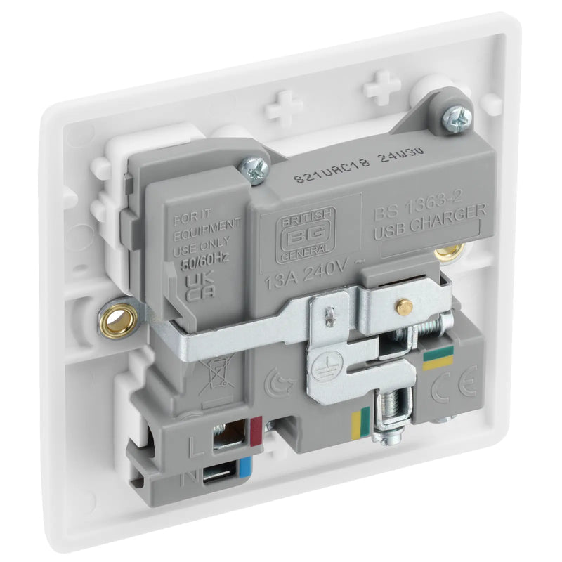 BG Electrical 800 Series - Single, switched, single pole, with 1 x USB A + 1 x USB C