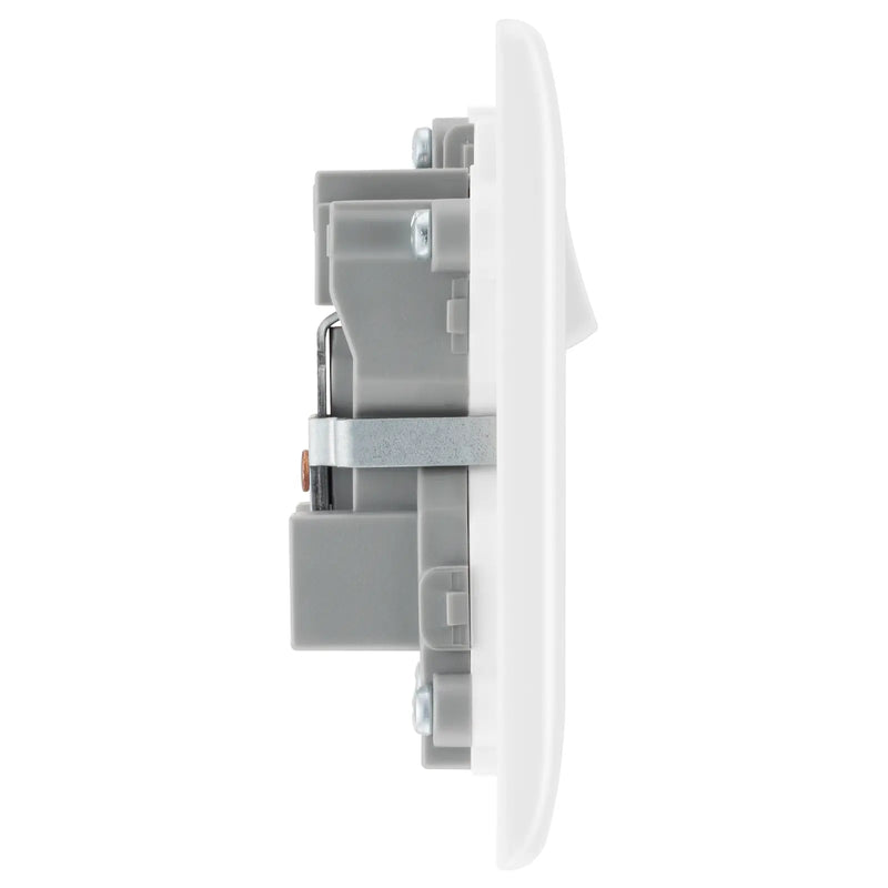 BG Electrical 800 Series - Single, switched, universal with indicator (export only)