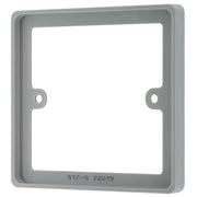 BG Electrical 800 Series - Single, 10mm square spacer