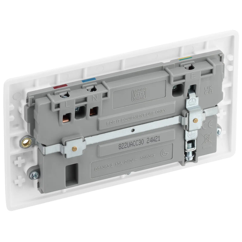 BG Electrical 800 Series - Double, switched, single pole, with 1 x A and 2 x C type USB (30W)