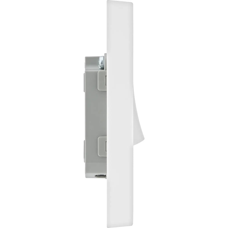 BG Electrical 900 Series - Single, 2 way switch