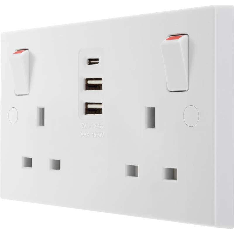 BG Electrical 900 Series - Double switched single pole, with 2 x USB A + 1 x USB C (15W)