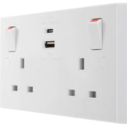 BG Electrical 900 Series - Double switched single pole, with USB A + C (45W)