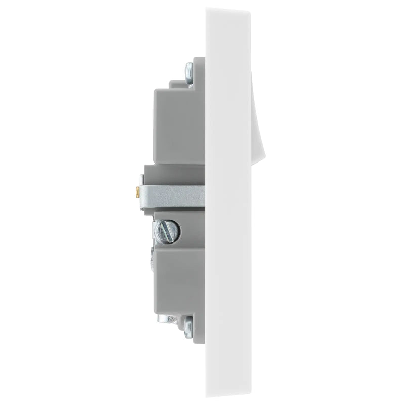 BG Electrical 900 Series - Single, switched, single pole, with 1 x USB A + 1 x USB C
