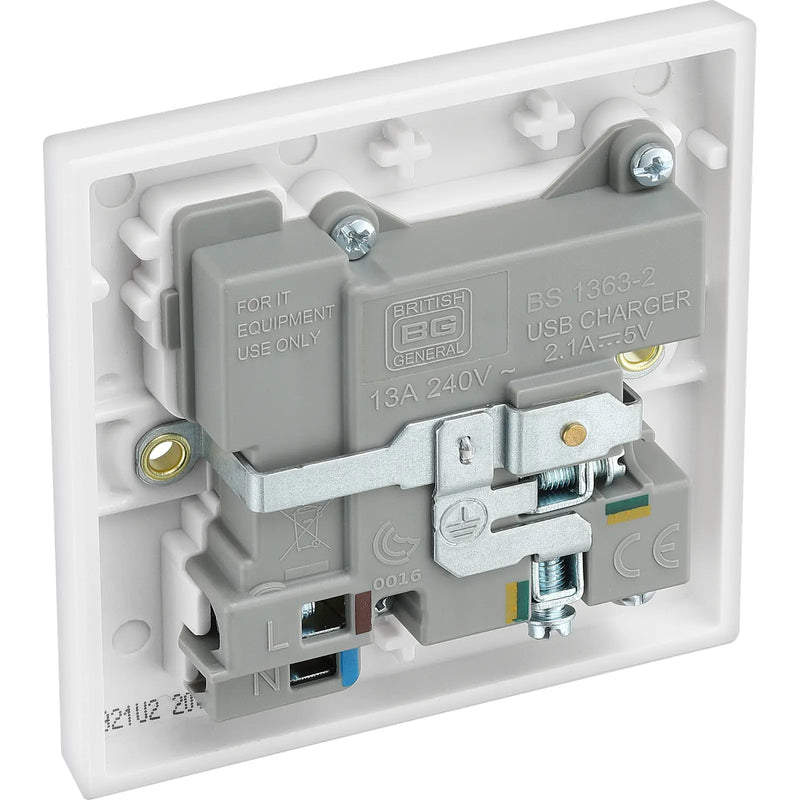 BG Electrical 900 Series - Single switched, single pole, with 2 x USB A