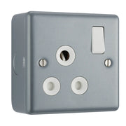 BG Electrical Metal Clad - 15A, single, switched, round pin