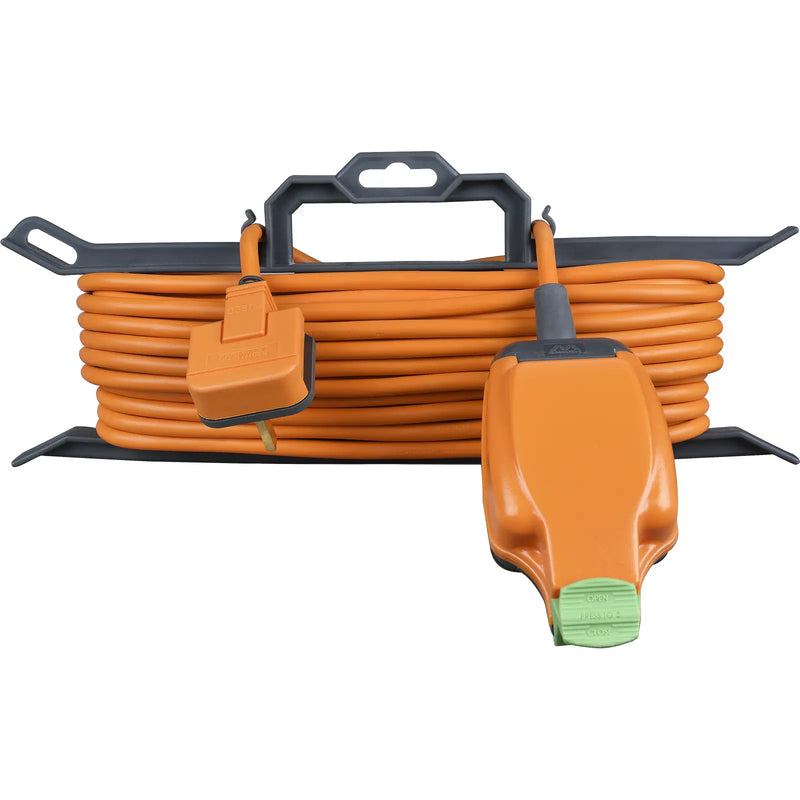 Masterplug Outdoor - 1 Weatherproof Socket, 15m, 13A, Orange
