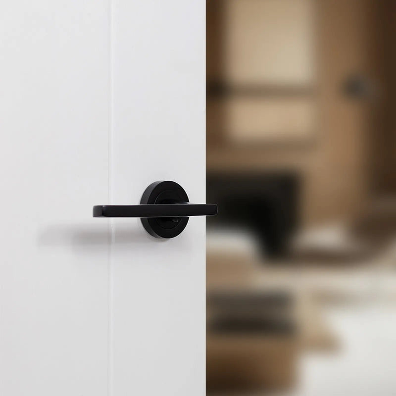 Atlantic STATUS Alaska Door Handle Pack (Bathroom Set - 3" CE Bathroom Lock, 3" Fire Rated Hinges x3) - Matt Black