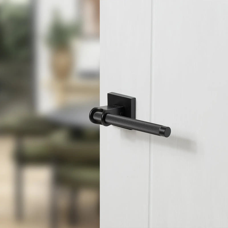 Atlantic Oro & Oro Aria Lever Door Handle on Square Rose - Matt Black