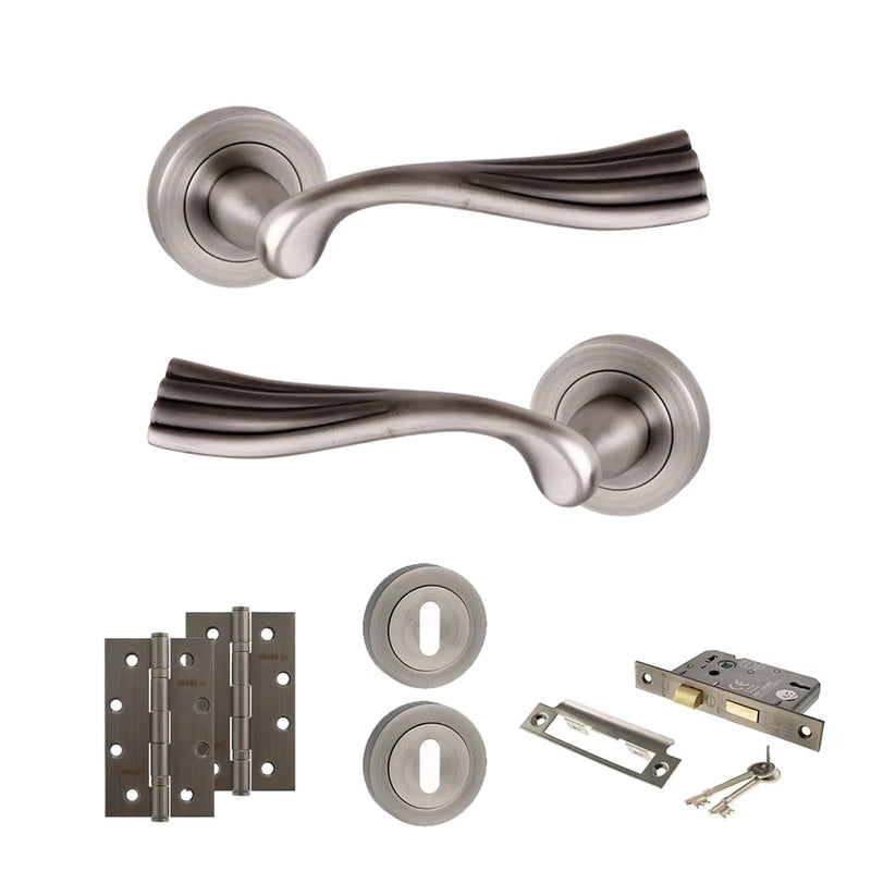 Atlantic Old English Richmond Door Handle Pack (3 Lever Lock Set - 2.5" CE Sashlock, 4" Slim Knuckle Hinges x2)