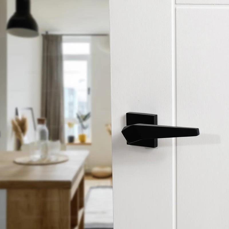 Atlantic Oro & Oro Skywalker Lever Door Handle on Square Rose