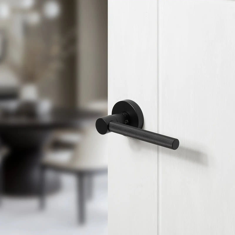 Atlantic Oro & Oro Stradi Lever Door Handle on Round Rose