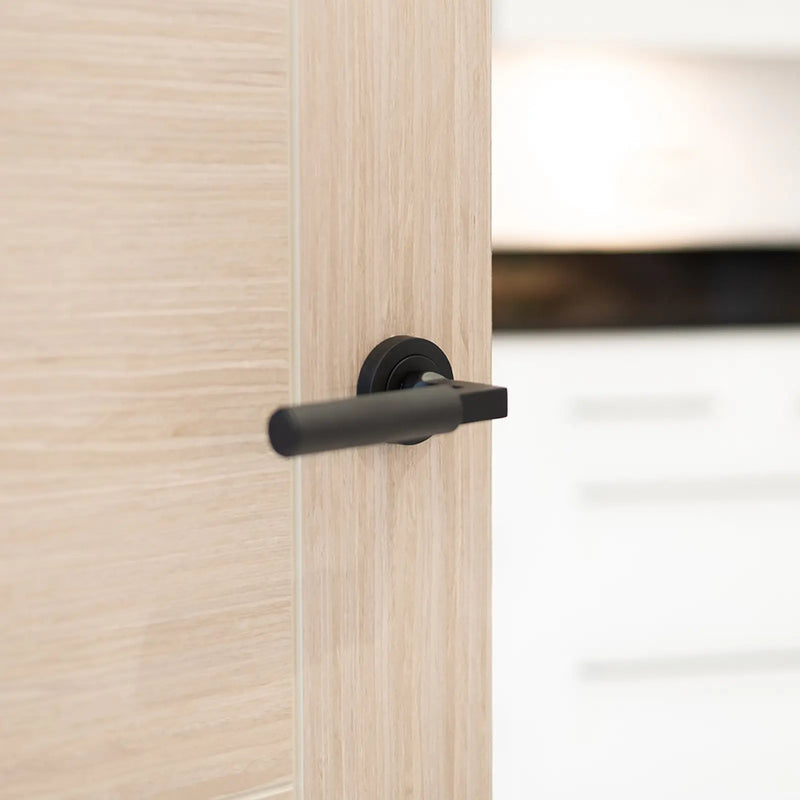 Atlantic Millhouse Brass Cartwright Knurled Lever Door Handle on Round Rose