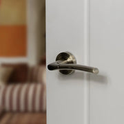 Atlantic STATUS Indiana Lever Door Handle on Round Rose