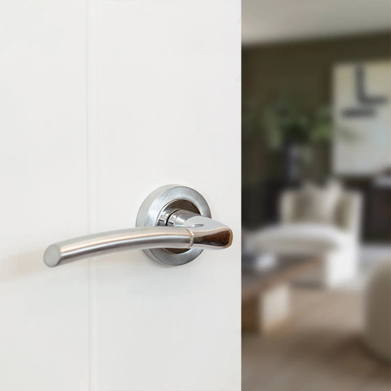 Atlantic STATUS Indiana Lever Door Handle on Round Rose
