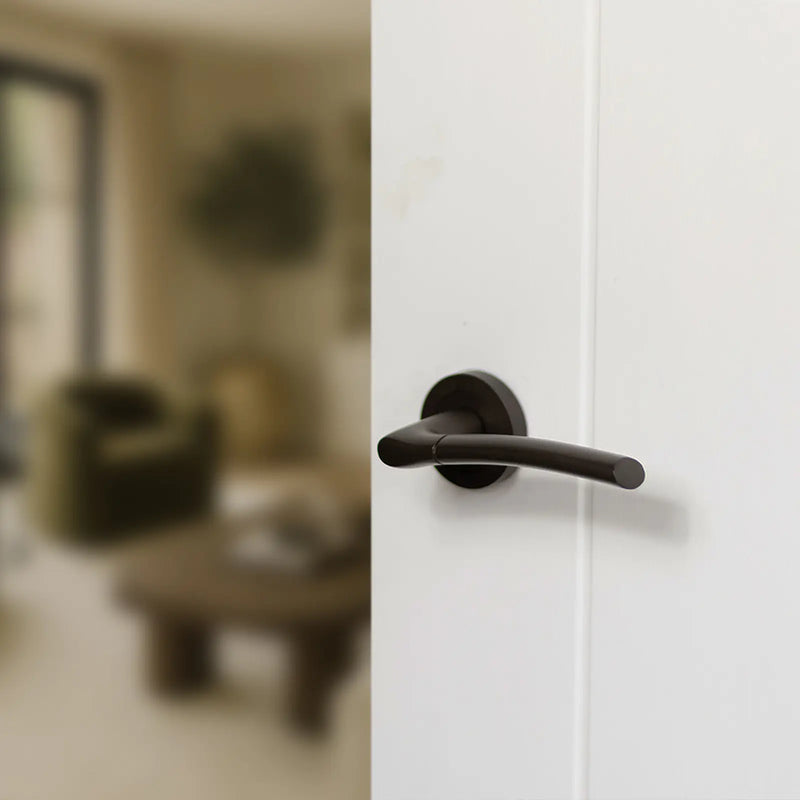 Atlantic STATUS Indiana Lever Door Handle on Round Rose