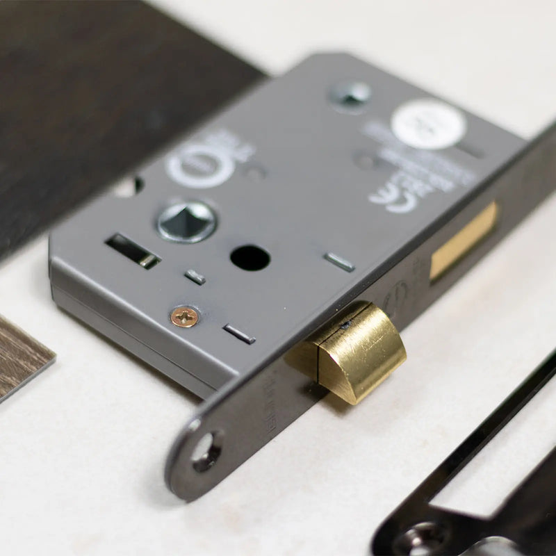 Atlantic Radius Corner Bathroom Lock [CE] 3"